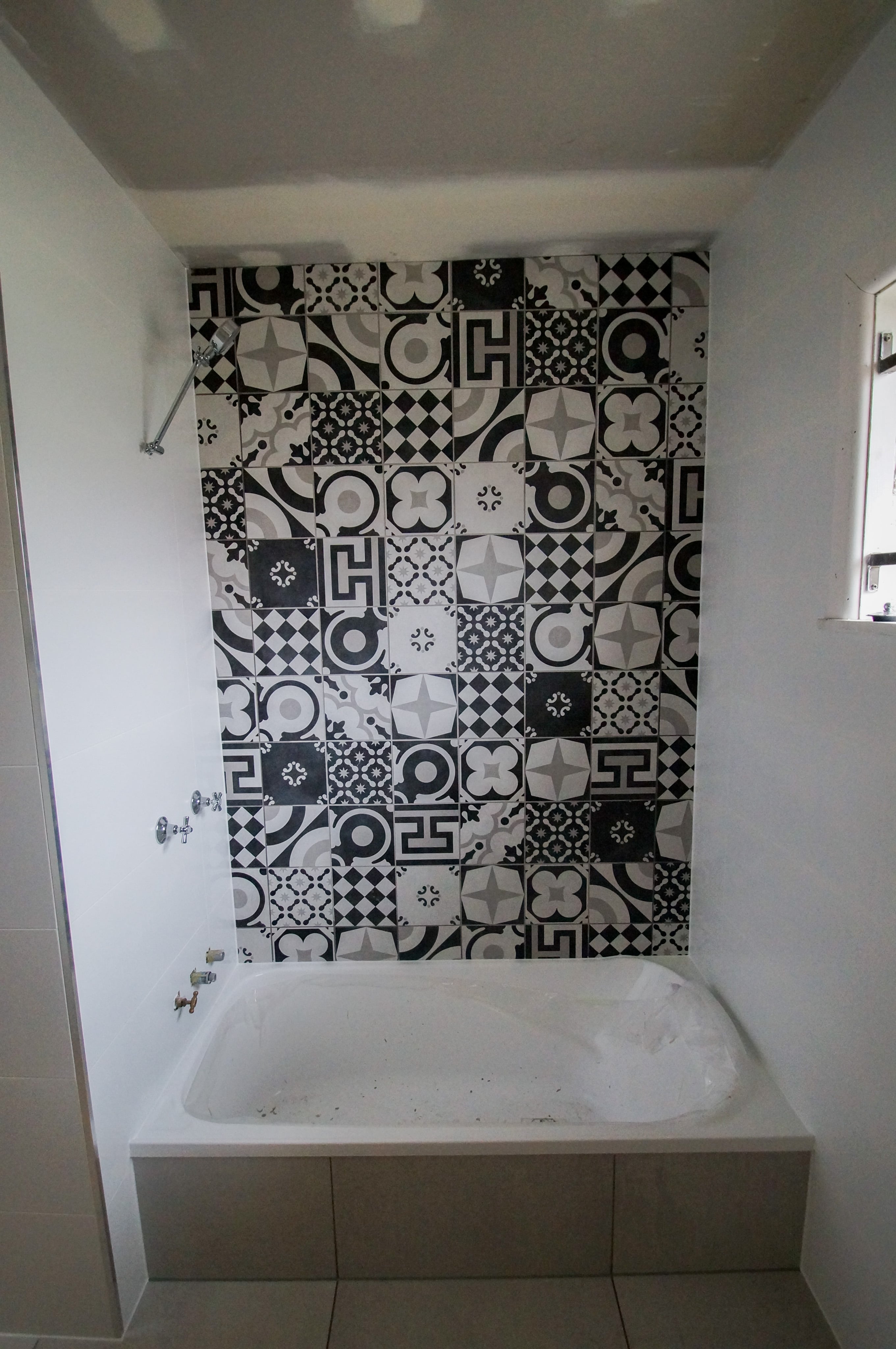 Bathroom Black White Feature - SEQ Tiling and Cladding Service